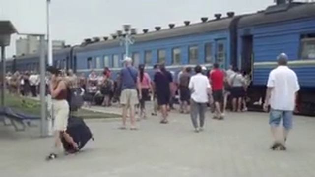 Прибытие поезда № 226 /100 Минск-Бердянск. 23.06.2018 смотреть онлайн