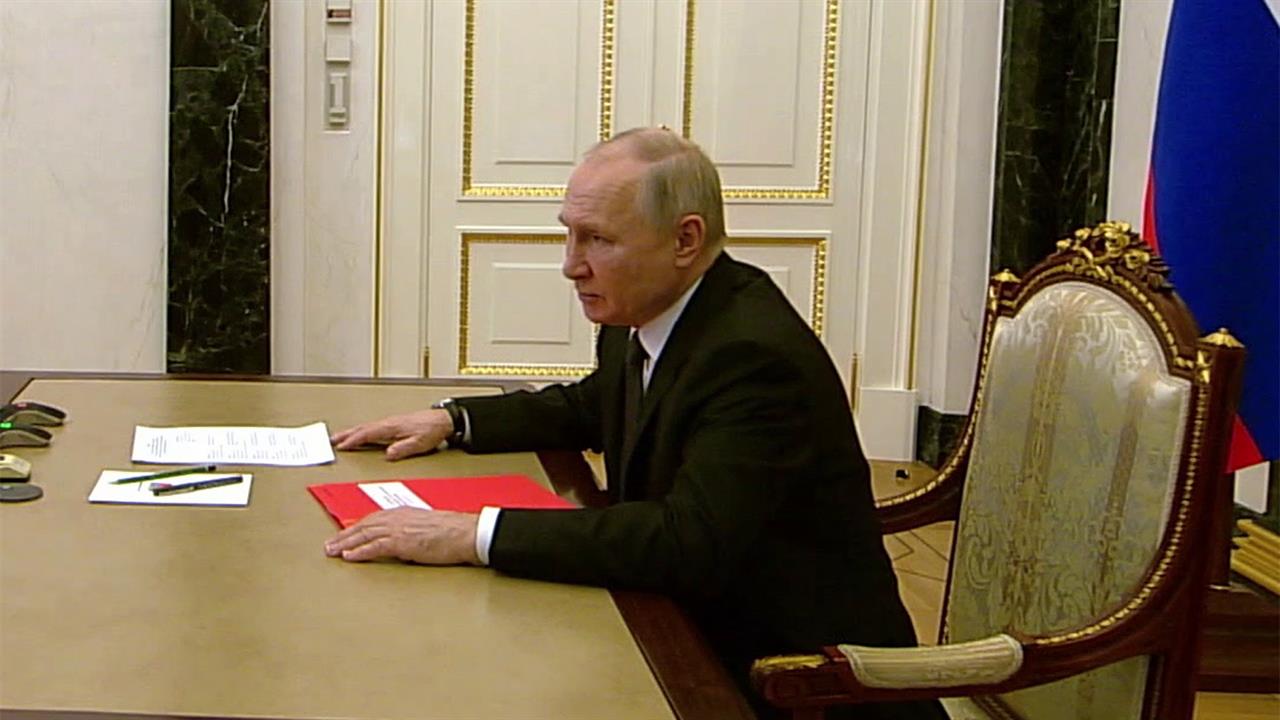 Информационную безопасность страны президент обсудил с постоянными участниками Совбеза РФ