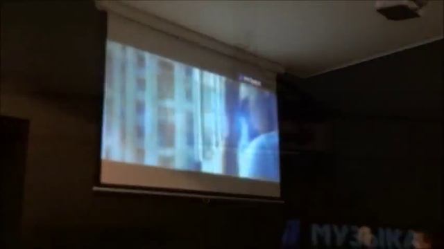 #проектор #экран #кино Проектор вместо телевизора 2