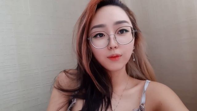 Казашка делится личным опытом работы в приложении для знакомств ? смотреть онлайн