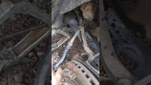 RAV4 2002 год рулевая рейка течёт  масла и из сальник