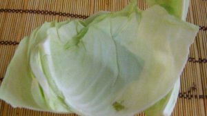 Голубцы на овощной подушке
