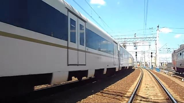 Электропоезд ЭМ4-013 «Спутник» и приветливый машинист смотреть онлайн