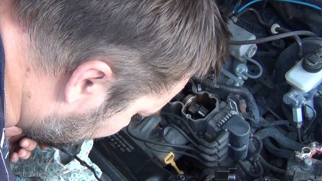 Если выдавливает масло из под крышки клапанов, способ устранения проблемы смотреть онлайн