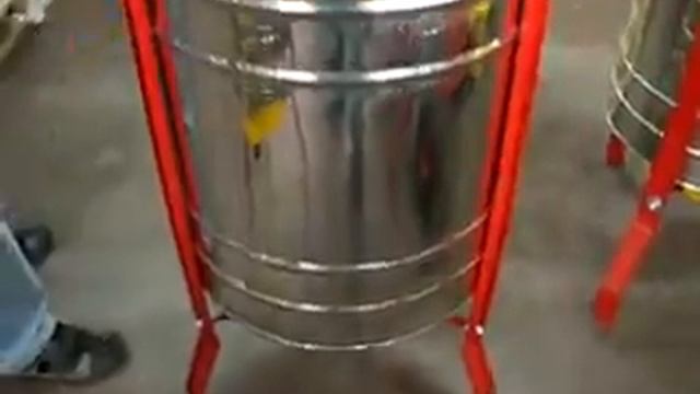 Нова Пасіка Медогонка на 3 рамки ручная смотреть онлайн