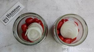 Помидоры черри на зиму с луком и чесноком в медовом маринаде