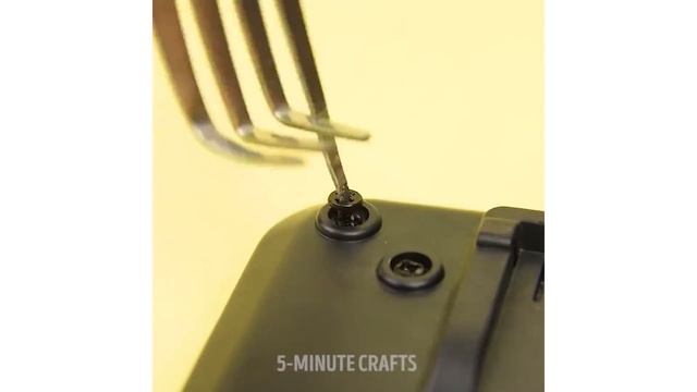 15 ЛАЙФХАКОВ С ЛОЖКАМИ И ВИЛКАМИ смотреть онлайн