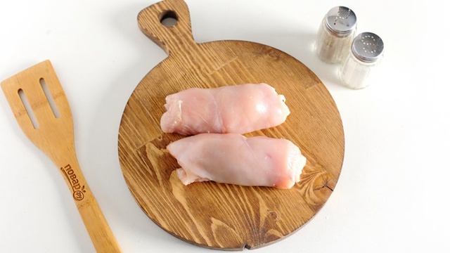 Куриные рулетики с сыром в мультиварке