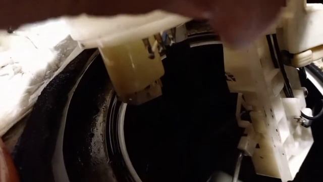 Замена топливного фильтра на NISSAN AD смотреть онлайн