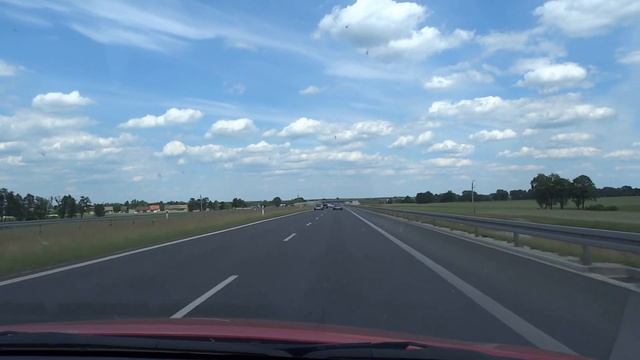 Porsche cars easily outrun everyone on the S8 in Poland смотреть онлайн