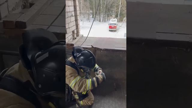 Учебный курс по самоспасанию пожарных