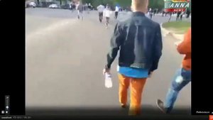 27.04.2014 Харьков Ультрасы избивают людей и бьют машины