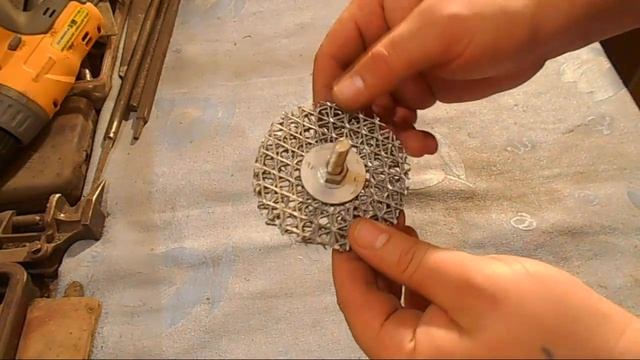 ✔Нереально крутая самоделка из ОБЫЧНОЙ СЕТКИ ДЛЯ ОБЫЧНОЙ ДРЕЛИ смотреть онлайн