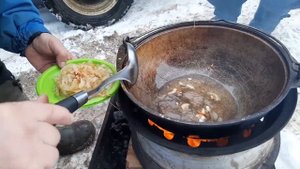 Вкусный ШАШЛЫК В КАЗАНЕ НА КОСТРЕ