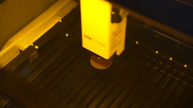 Surprising Results From This 20W Laser Cutter: WeCreat Vision Material Test and Projects смотреть онлайн
