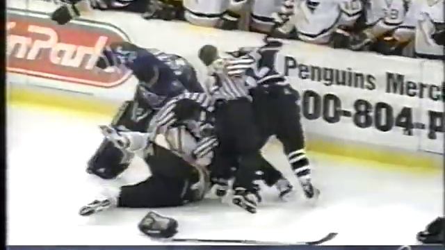 Capitals vs Penguins Brawl - Apr 23, 1996 смотреть онлайн