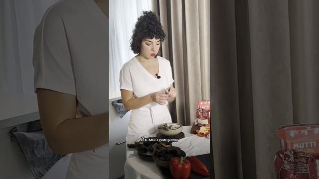 Как правильно чистить креветки?