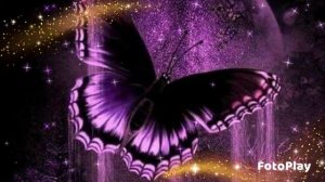 В бокалах тихо тонут свечи,а я тону в руках твоих ! О любви.