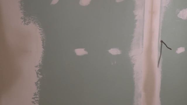 Ремонт брусового дома 16. Сделали двери, стены, плитку в санузле, провода... смотреть онлайн