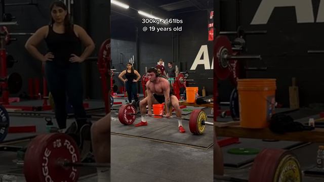 300 kg/661 lbs deadlift @ 19 years old