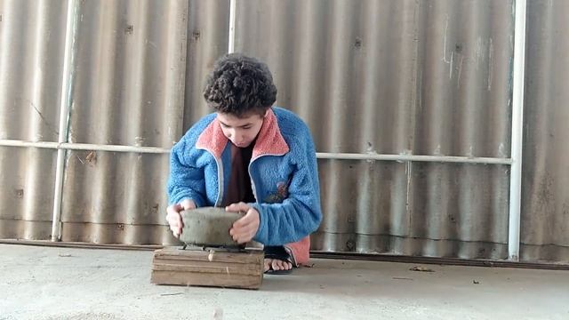 не расколотый орех макадамия