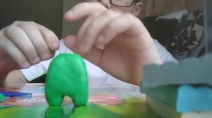 как слепить зелёного касмонавта из амонг ас