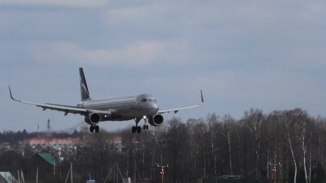 Красивые посадки самолетов в Шереметьево | Споттинг 4K смотреть онлайн