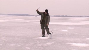 ЗИМОЙ С ЭХОЛОТОМ ЗА СУДАКОМ. "АЗБУКА РЫБАЛКИ с братьями Щербаковыми HD"