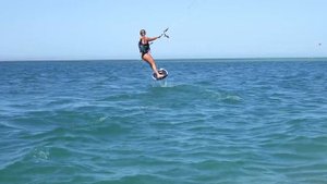 Водный старт на кайтфойле