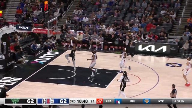 Anthony Davis dominates the Wolves! And the Giannis-Lillard duo eclipses the Clippers! 💪 смотреть онлайн