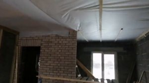 Подшиваем потолок имитацией бруса.