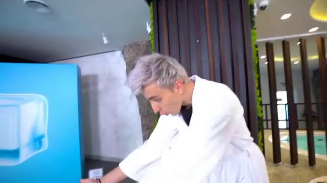 ГОРЯЧИЙ vs ХОЛОДНЫЙ Бассейн Челлендж ! Часть 2 смотреть онлайн