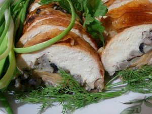Рулет из курицы с грибами