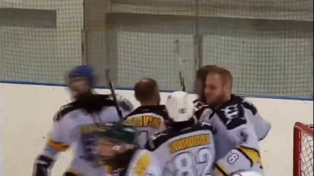 Победа «БаZZы» над ХК «Бульдоги»! Последние секунды матча! смотреть онлайн