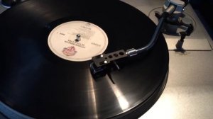 AKAI AP-D33 Direct Drive Auto Return Turntable