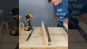 стол из фанеры, который впишется почти в любой интерьер