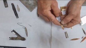 Блесна " Личинка" на кембриках. Изготовление.