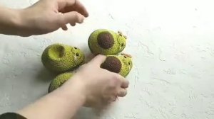 Вязаная игрушка - вязаное авокадо