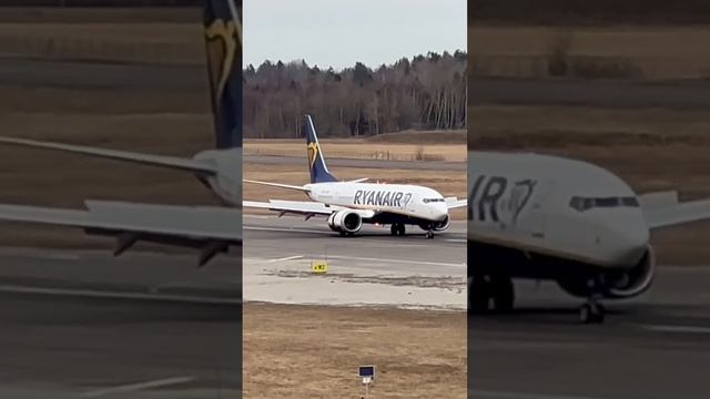 Ryanair Boeing 737 MAX 8-200 ( EI-HGX ) landing in Oslo Sandefjord Torp Airport