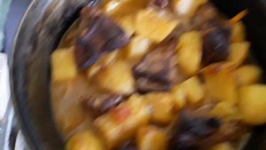 Тушеная картошка с мясом в русской печи