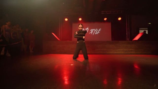 Cтудия современного танца "3D Style"   Соло Малашенко Дарьи