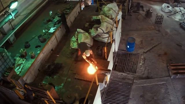 Процесс и подготовка плавки в индукционной печи шихтовых заготовок из жаропрочного сплава смотреть онлайн
