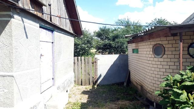 Продам будинок в мальовничому селі Кузьмин, по вул. Б.Хмельницького, 15. Площа 111 квм, землі 37со смотреть онлайн