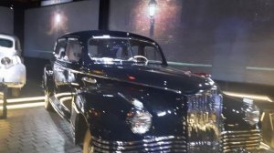 Музейный экспонат самых дорогих машин прошлого столения, на выставке в московском парке ВДНХ Москве