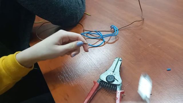 Как снять изоляцию с провода? смотреть онлайн