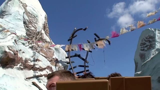 Scariest Yeti Encounter at Expedition Everest Disney's Animal Kingdom смотреть онлайн