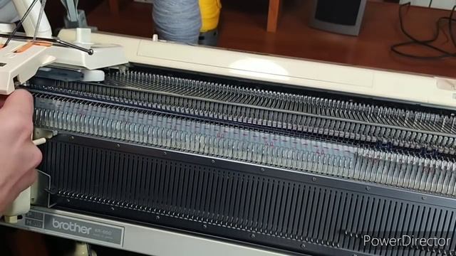 Носки с красивым узором. Бриошь на вязальной машине.