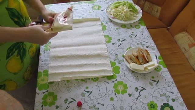 ШАУРМА ИЗ ЛАВАША//ОЧЕНЬ ВКУСНО И ПРОСТО!!! смотреть онлайн