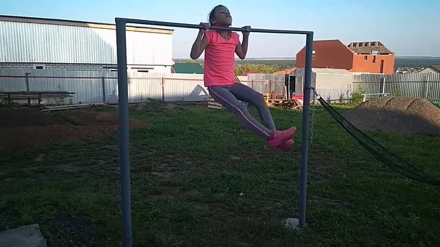 Подтягивание на перекладине 28 раз смотреть онлайн