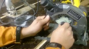 Обзор циркулярной пилы Stanley fatmax.